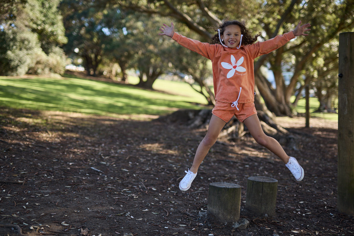 KR2307 ORANGE BLOSSOM HOOD