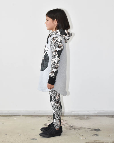 KR0903 THE DANCE HOOD in SPOTLIGHT