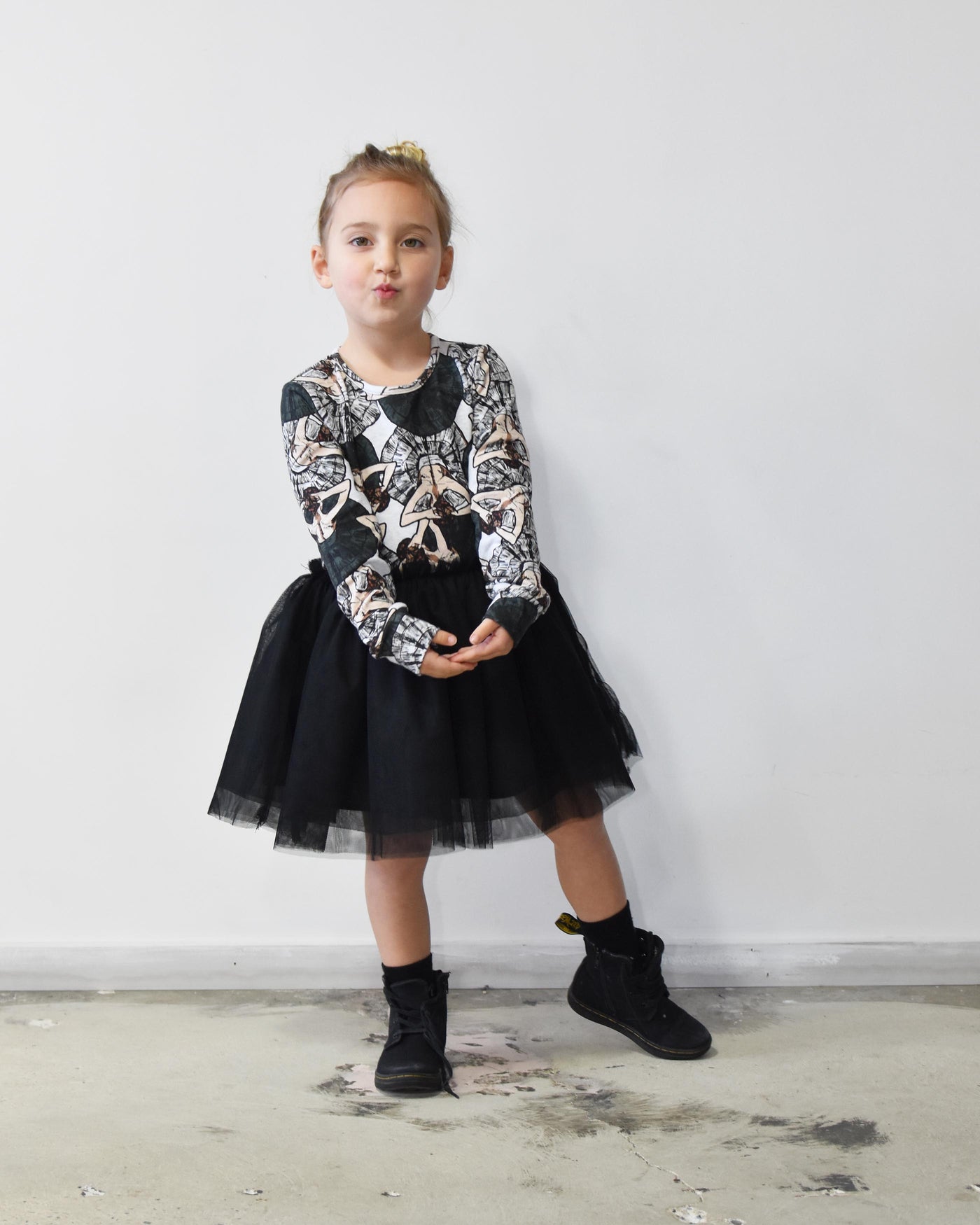 KR0905 THEATRE TUTU in BLACK