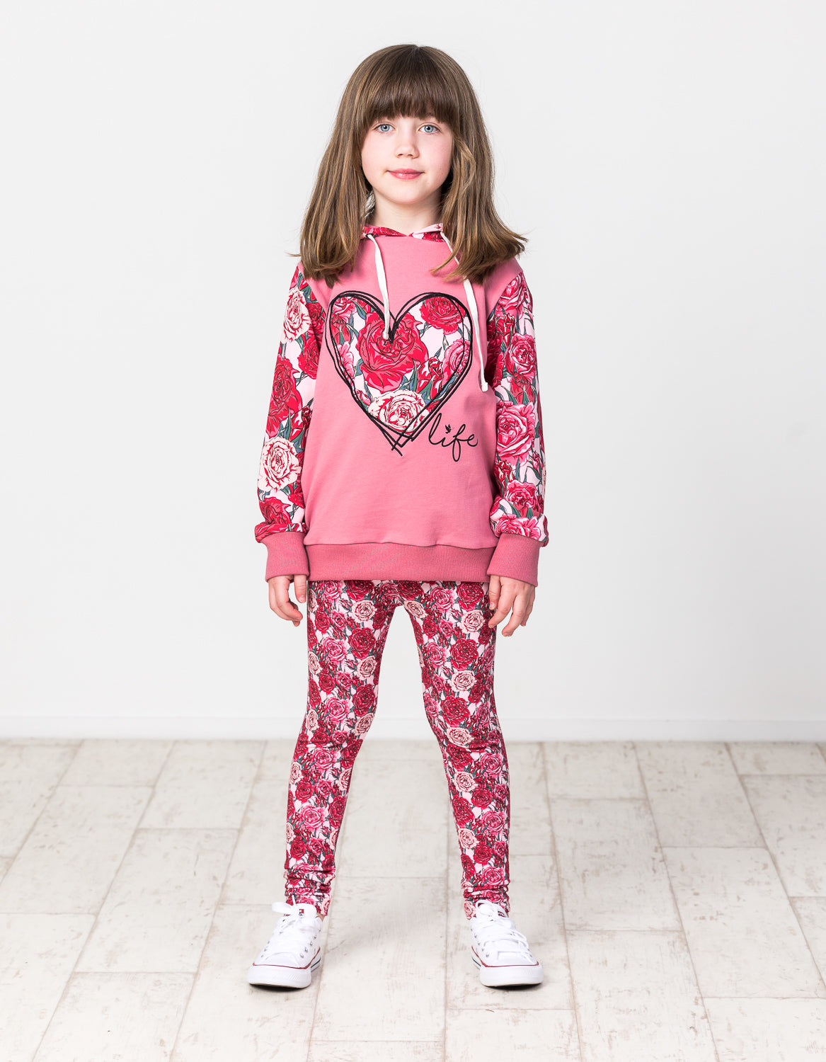 KR1421 ROSES HEART LIFE HOOD