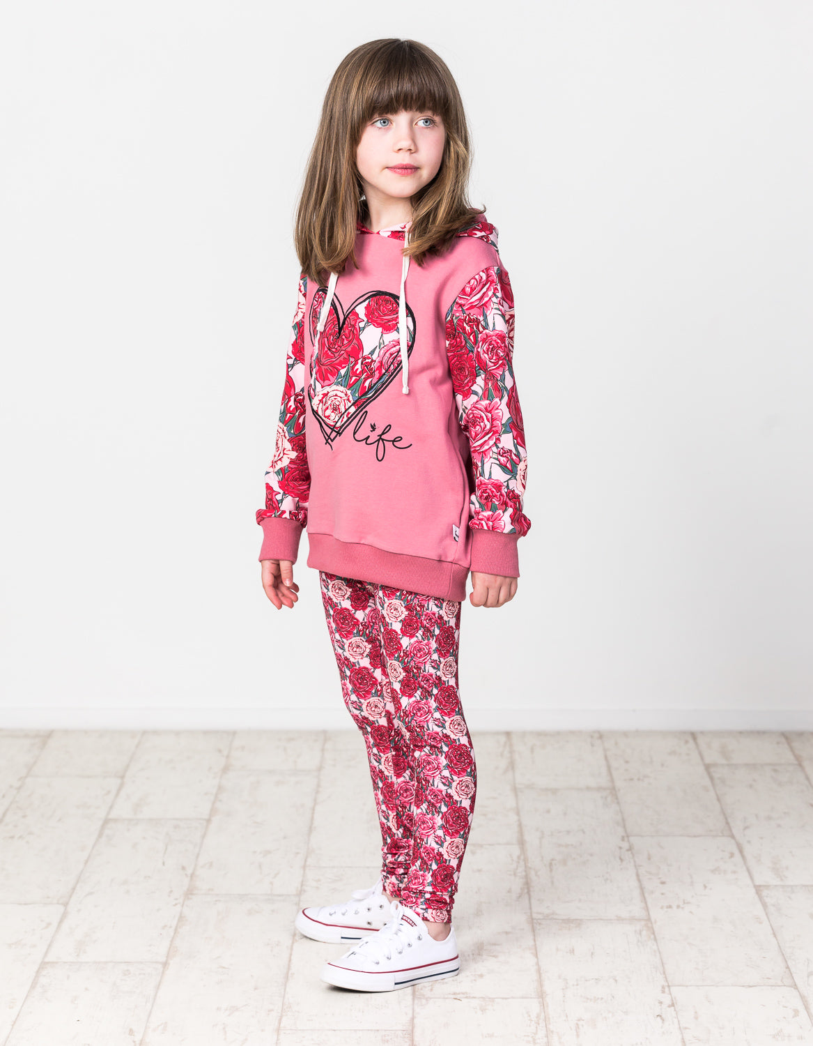 KR1421 ROSES HEART LIFE HOOD