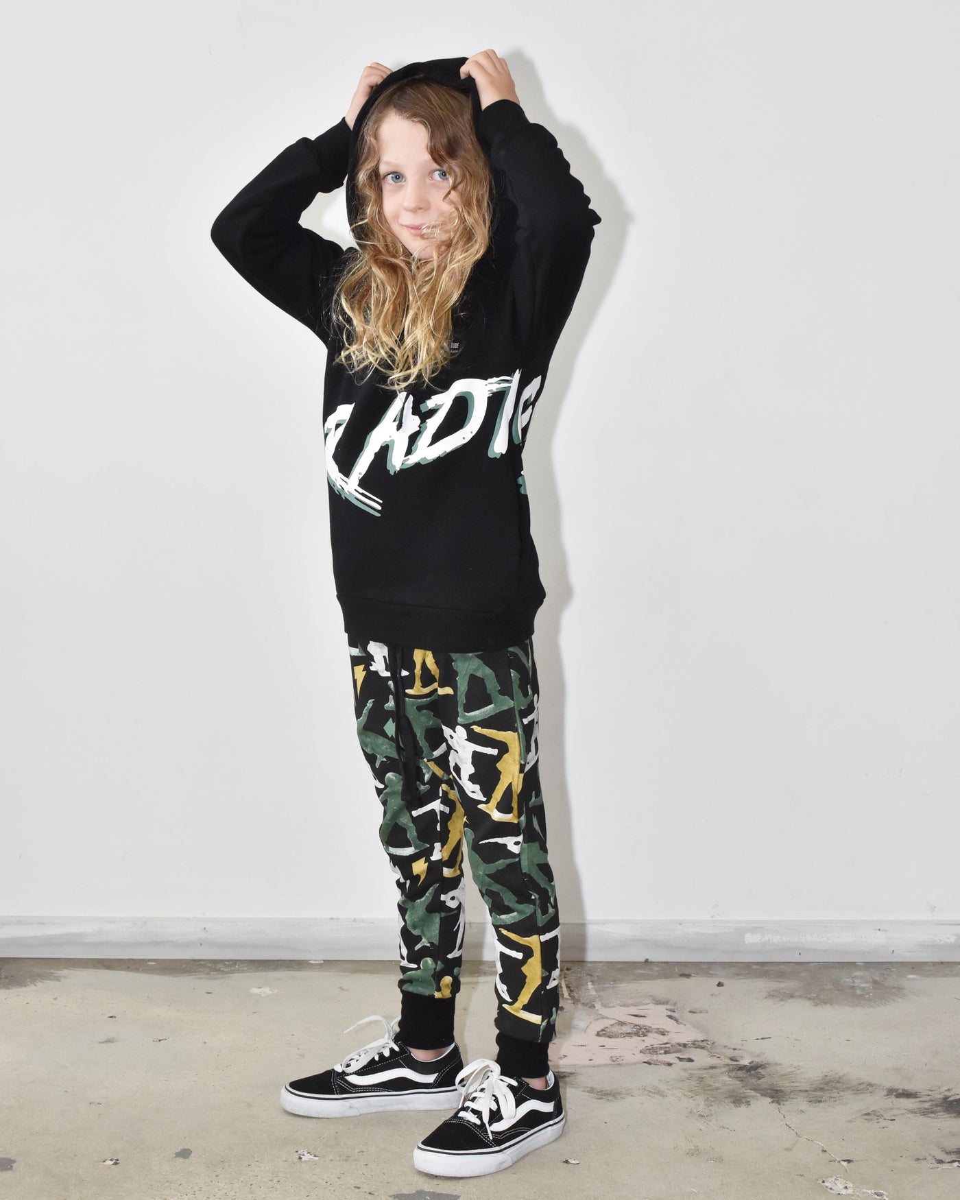 RD1101 SWELL HOOD in BLACK