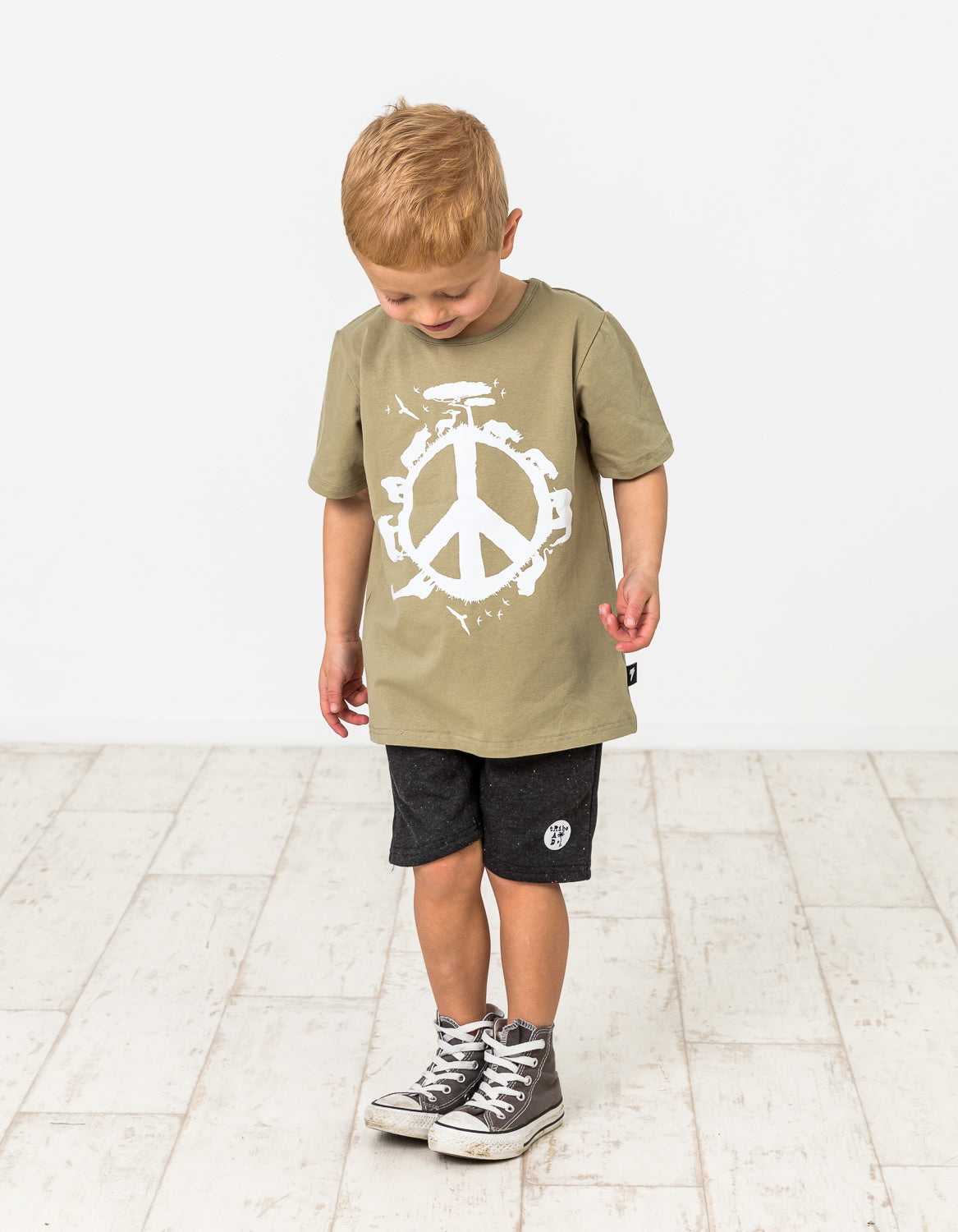 RD1238 WORLD PEACE TEE