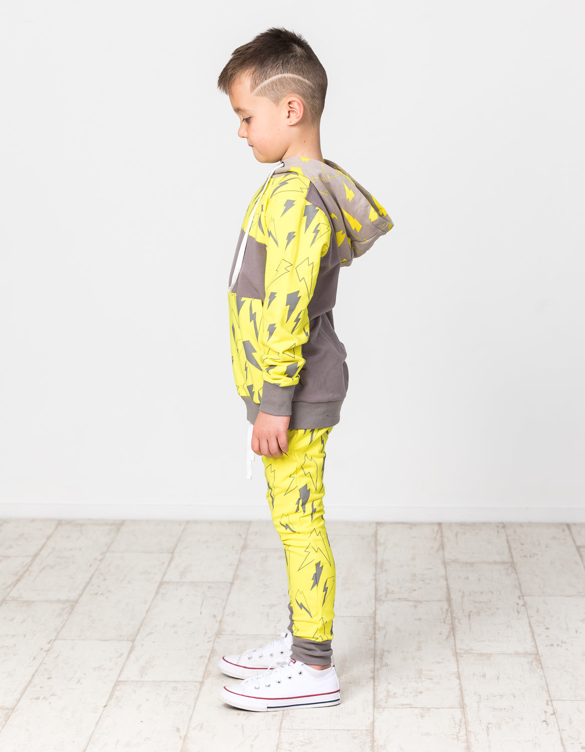 RD1505 NEON BOLT STACK HOOD