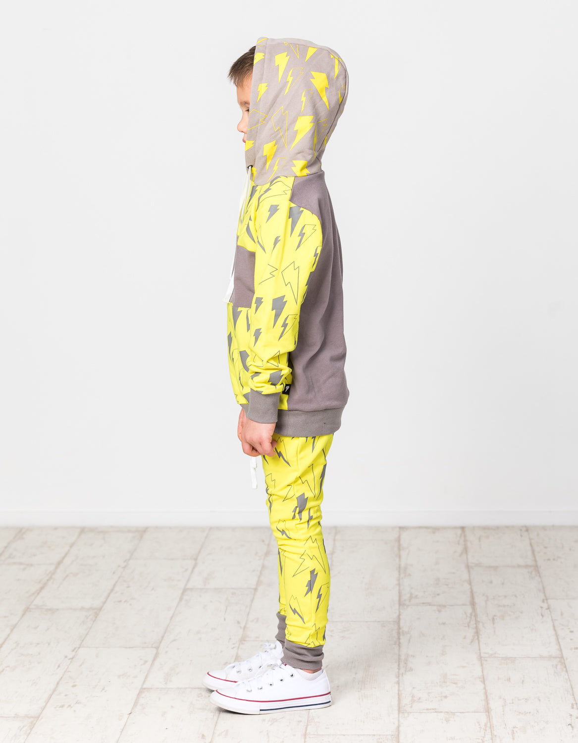 RD1505 NEON BOLT STACK HOOD